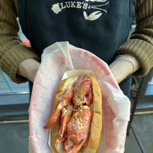 POV: your Luke&apos;s Lobster order is ready for you!