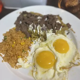 Chilaquileggs