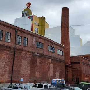 Shares same parking lot with Rainier Brewing Bldg (11/19/23)