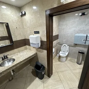 Always love a very clean and tidy bathroom, outstanding