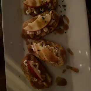 Chèvre cheese and gala apples toastas.