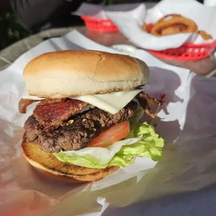 Cal Burger no avocado add fried egg