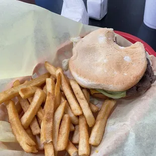 Fry&apos;s Cheeseburger