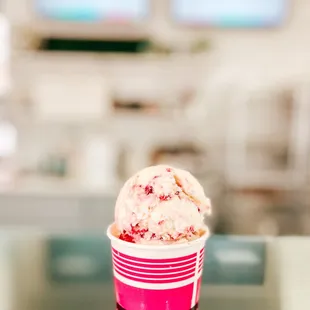 Raspberry cheesecake ice cream