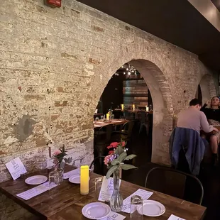 sushi and sashimi, interior