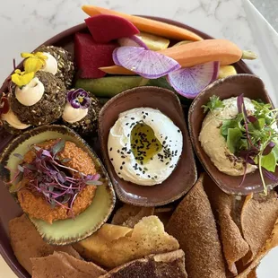 Outstanding mezze with delicious fluffy lebneh in the center