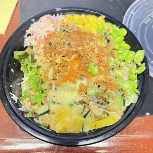 Regular size with 1 scoop salmon, shrimp and octopus.