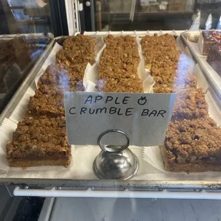 Apple crumble bars