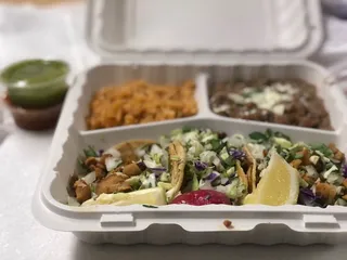 Tacos y Hamburguesas Toluco Restaurant