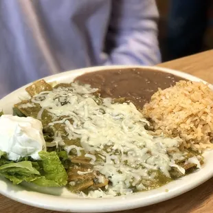 Enchiladas with green sauce