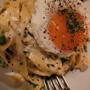 Carbonara with no pancetta (vegetarian)