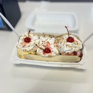 Lulu's Ice Cream Parlor & Treatery