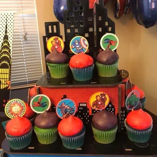 spiderman cupcakes