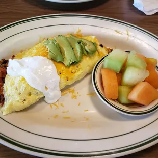 California omelette &amp; fruit.