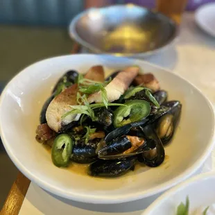Green mussels with the best curry sauce!