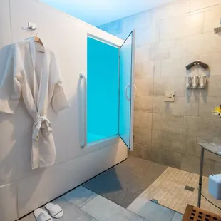 Biggest float tanks in NM!