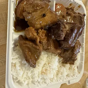 Beef stew and pork stew with rice
