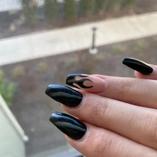 Crack on middle finger. Happened 3 days after appointment.