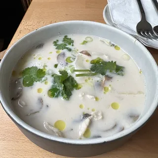 TOM KHA KAI