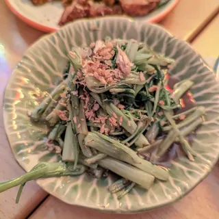 Stir fried morning glory (v)