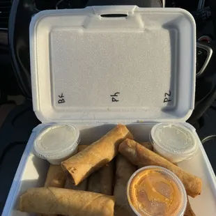 sampler [Buffalo chicken, pizza (+$2), Philly cheesesteak (+$2)] $18.50 (instagram: @issa.cheatday)