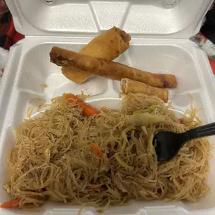 Chicken pancit with very very little chicken