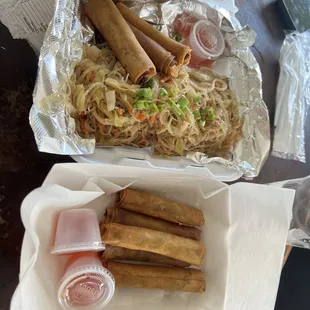 Pancit &amp; lumpia