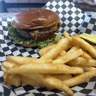 Cheese burger. The bun was really good.