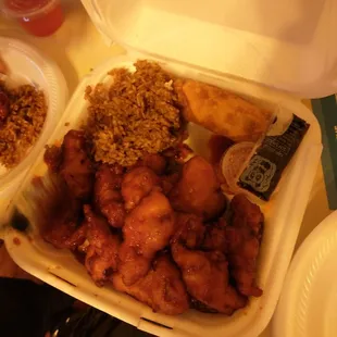 General tso&apos;s chicken (spicy) with fried rice and egg roll