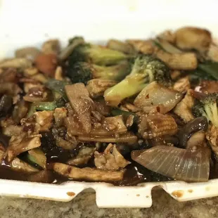 How does this monotone, soggy, overcooked, greasy, mud-colored &quot;food&quot; resemble (good) Chinese food??  Disgraceful.