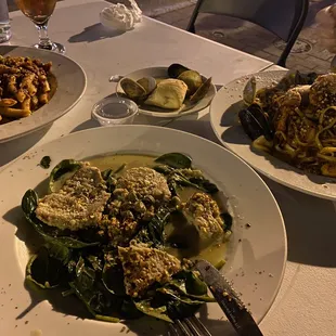Clockwise from 12 o'clock: seafood fra diavola (6 out of 5 stars!!!!), veal piccata (3.5 out of 5 stars), and penne all arabiata (5/5)