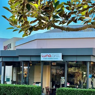 Luna Grill outdoor view