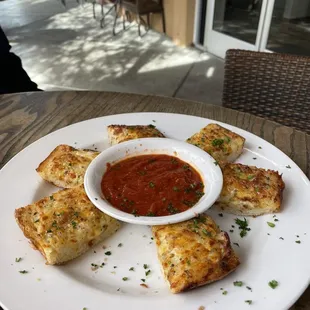 $7 Cheesy bread sticks (happy hour)