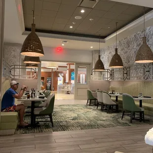 Entryway aisle (in Hilton)