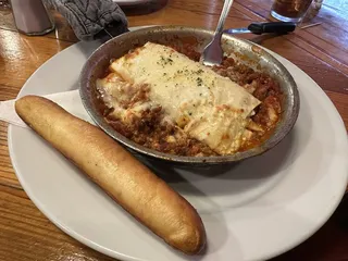 Gusto's Italian Grill & Pizza