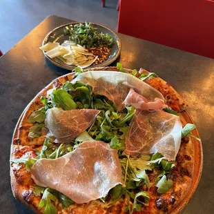 Prosciutto and Arugula Pizza