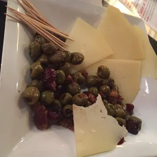 Aceitunas y Manchego
