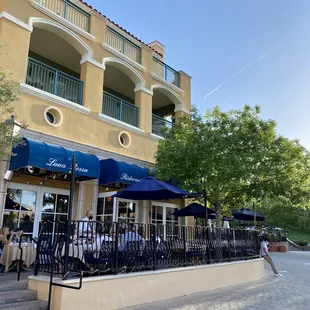 A view of Luna Rossa from the walking path