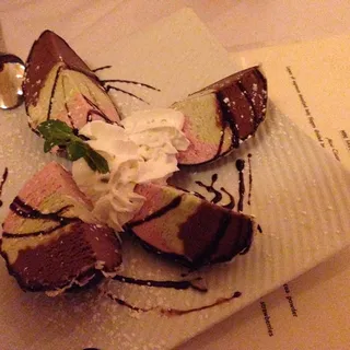 Spumoni Bomba