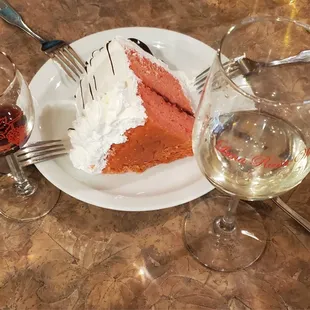 Strawberry cake with some moscato