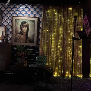 The side stage of Luna's