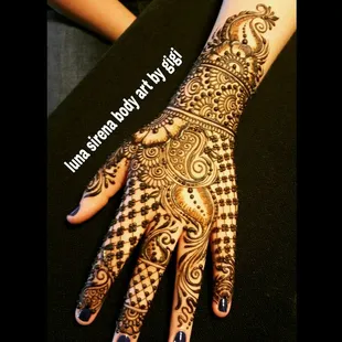 Henna, a temporary body stain