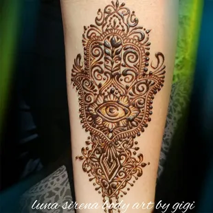 Hand of Fatima for abundance and protection henna