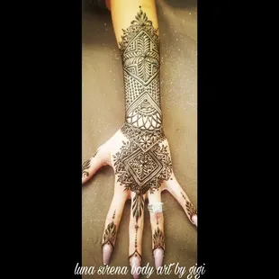 Traditional Moroccan henna