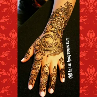 Henna! A temporary body stain