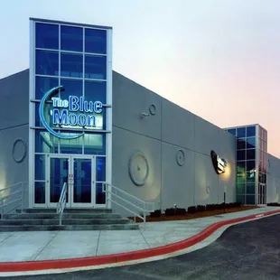 The Blue Moon Lounge - Attached to Lunar Bowl in Blue Springs, MO