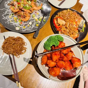 Salt and Pepper Shrimp , Lo Mein with chicken, General Tso&apos;s Chicken
