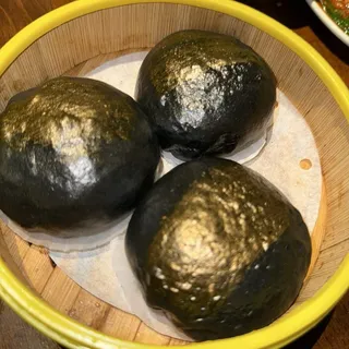 Salted Egg Yolk Lava Bun (3)