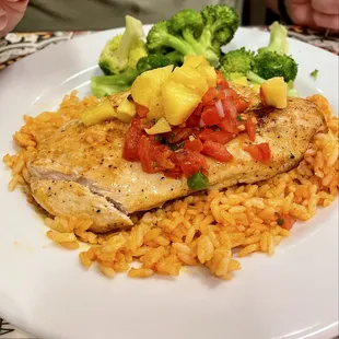 Luna 's Grilled Chicken Plate