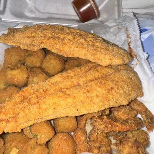 18.) 6 Large Shrimp &amp; 2 Catfish Combo